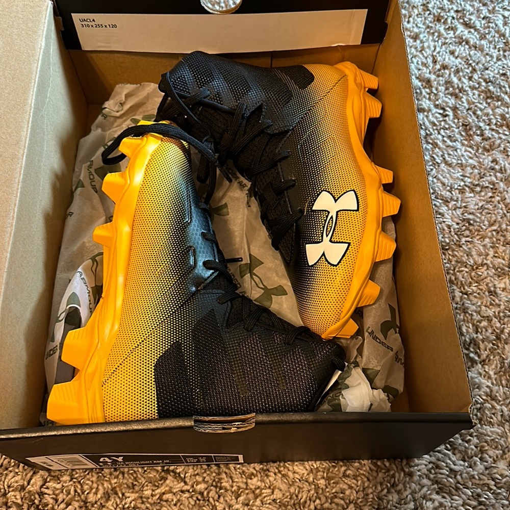Boys Youth football cleats